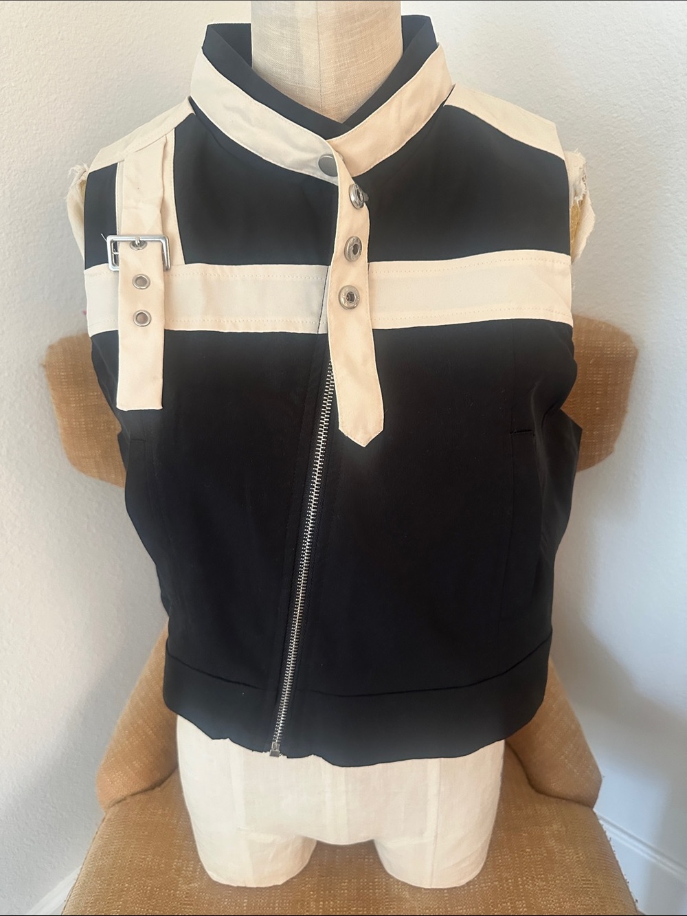 SHEIN Black & Cream Moto-Inspired Zip Top